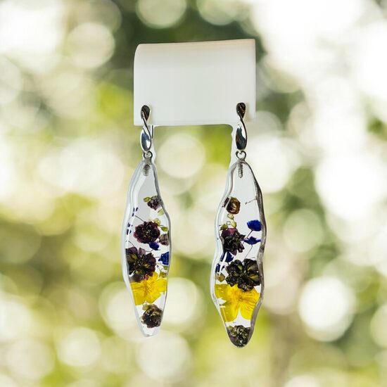 Auskari ar ziedu kompozīciju